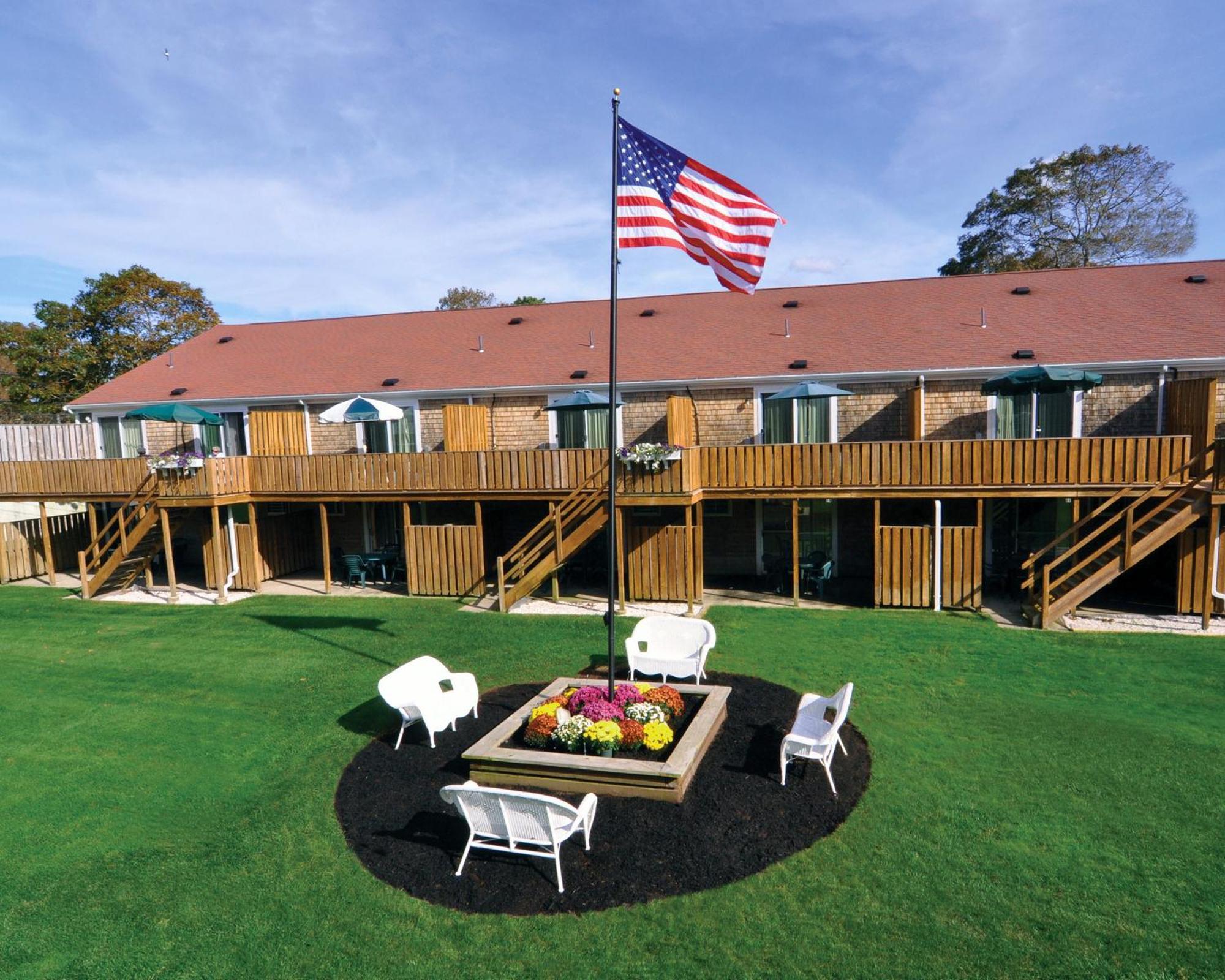 Cape Winds Resort Хаянис Екстериор снимка