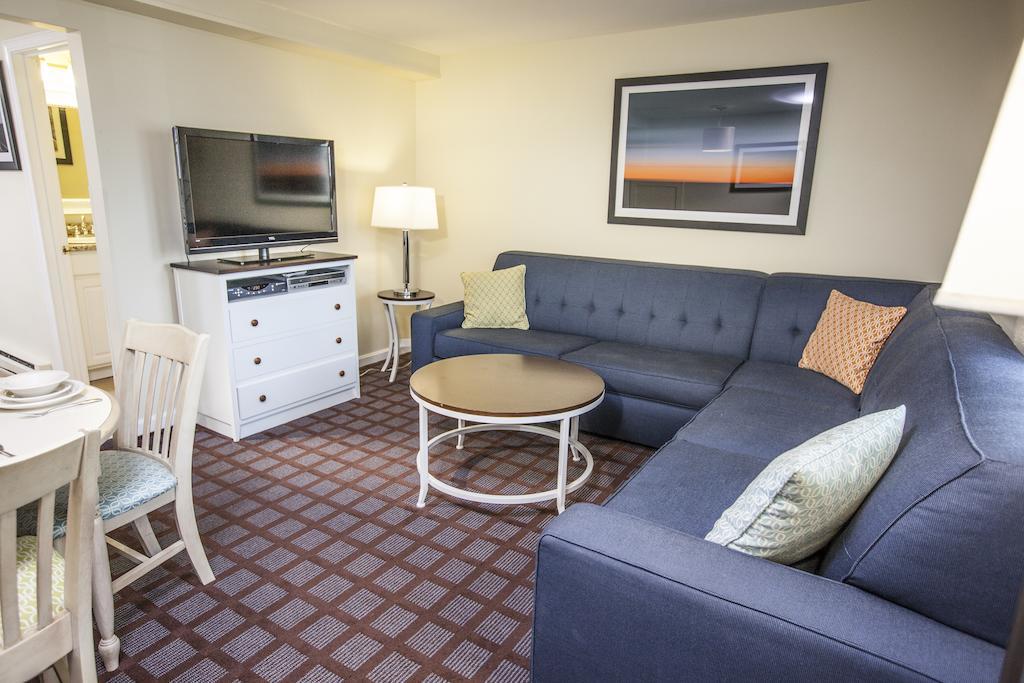 Cape Winds Resort Хаянис Екстериор снимка