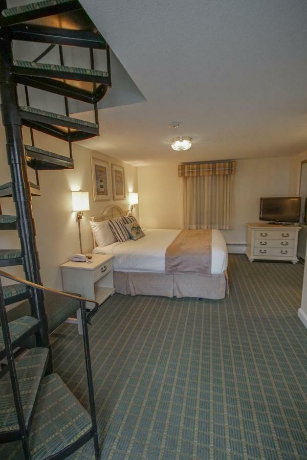 Cape Winds Resort Хаянис Екстериор снимка
