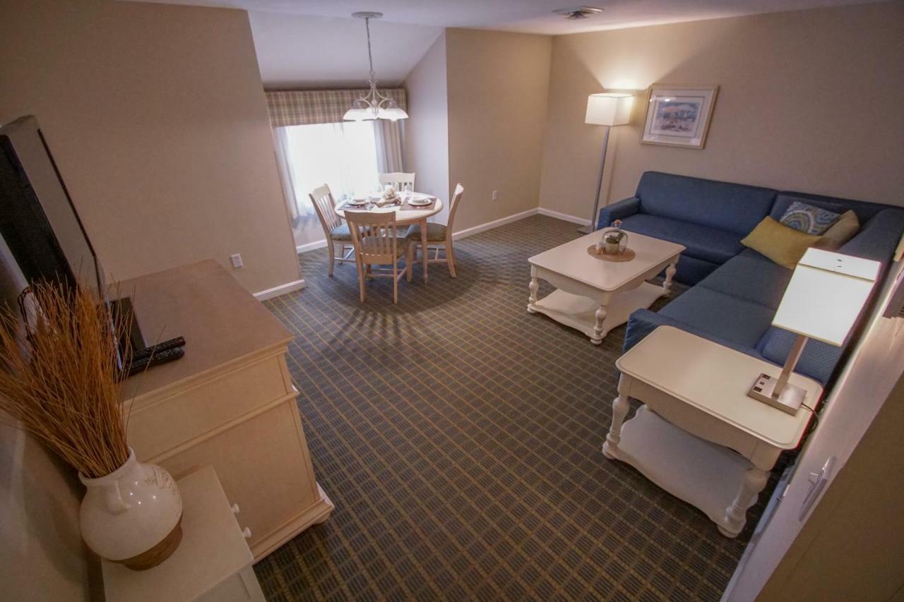Cape Winds Resort Хаянис Екстериор снимка
