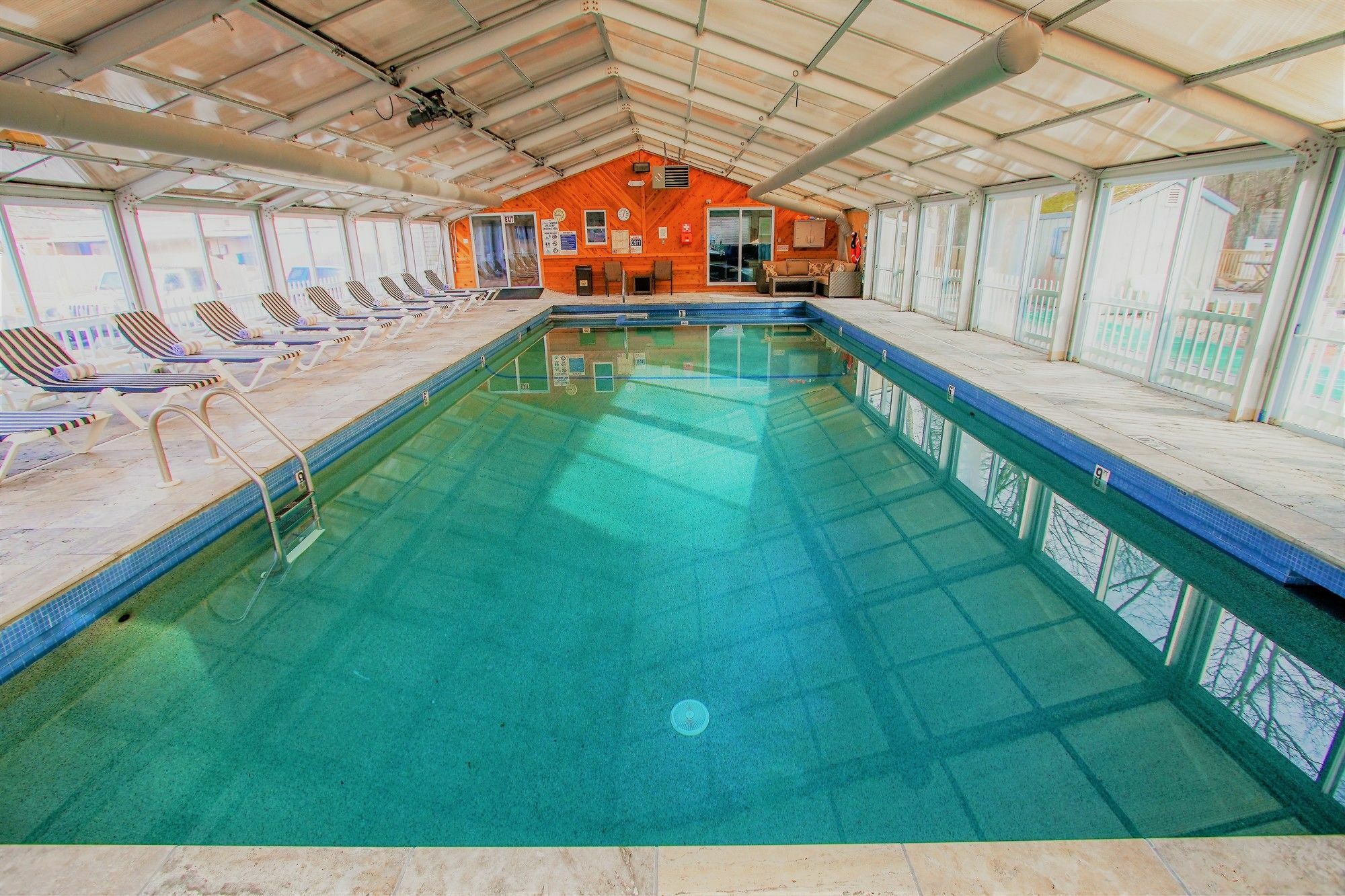 Cape Winds Resort Хаянис Екстериор снимка